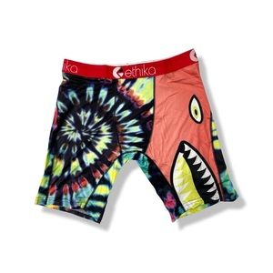 Men’s underwear sizes: L, XL